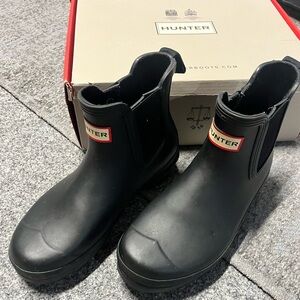 Hunter Chelsea rain boots 7